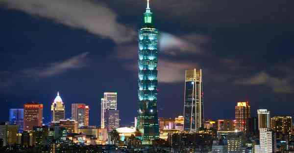 智能机器人装配汽车，蔚来汽车智能机器人叫什么