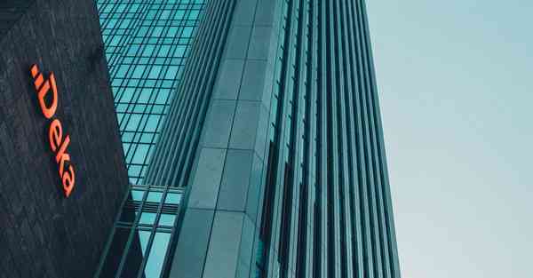 智能小鲜肉机器人